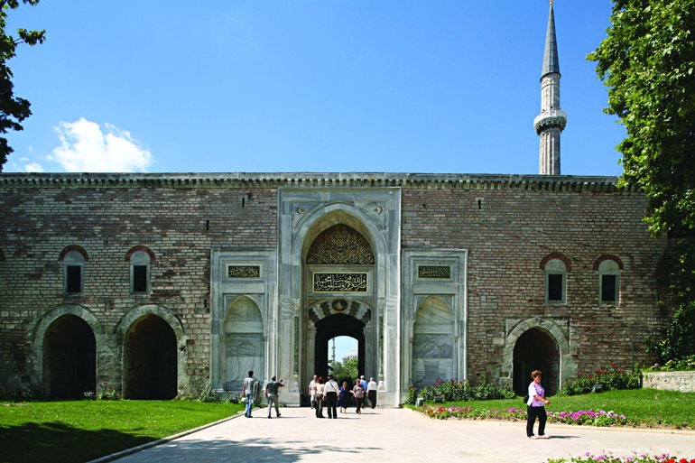 The Second yard of istanbul Topkapi Palace - tourismassist